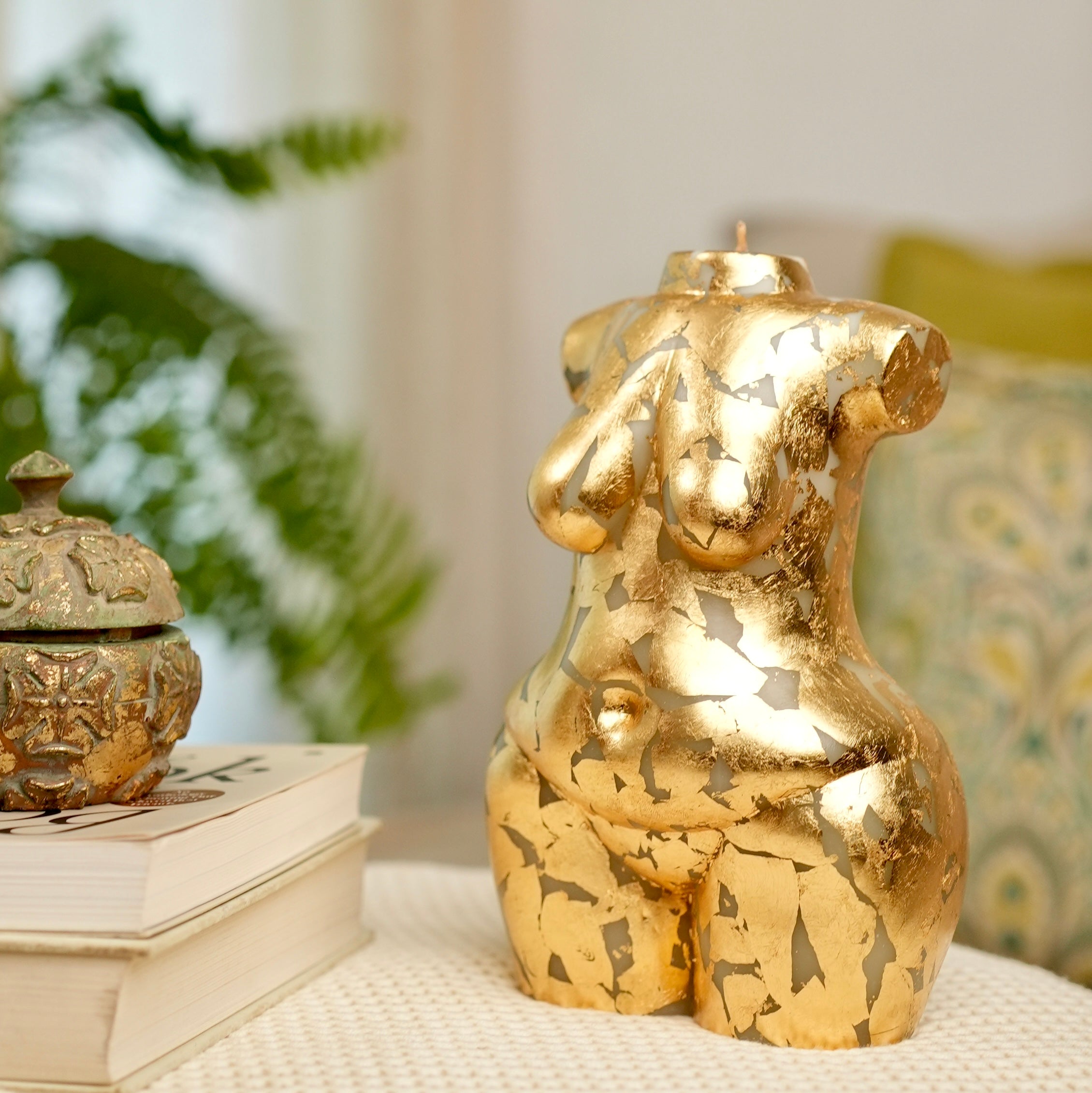 Sculpted Gold Leaf Curvy Candle